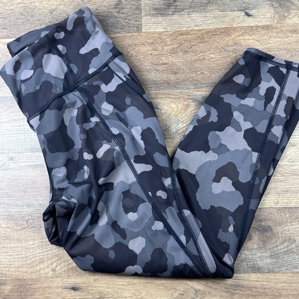 Athleta Leggings Size M Women's Black Lighting Camo 7/8 Tight Athleisure